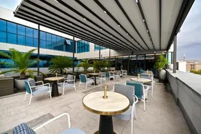 Venice Hotel Complex - Image 3