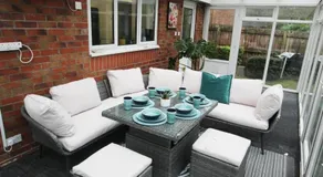 4 Bedroom House Near Manchester Airport, Wythenshawe Hospital and Trafford Centre - Image 2