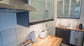 Cozy Modern Nest in the Heart of Vienna with Netflix - Image 3