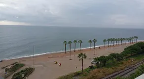 Apartment in front of the Beach - Image 4