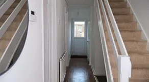 Homely three bedroom - Image 5