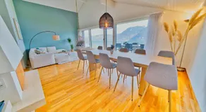 Dreamview Retreat - Breathtaking Lake Views - Image 2