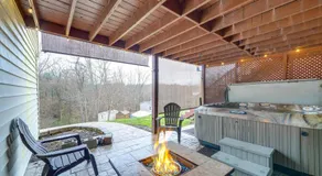 Beckley Studio w/ Private Hot Tub & Home Gym! - Image 5