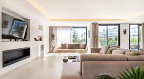 Luxury Villa with Heated Pool, Jacuzzi, Sauna and more - Image 2