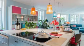 Stylish Garden-Gem by Lake: Pet-Friendly & Central - Image 5