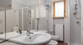 Enchanting Flat with Patio in Abbadia a Isola - Image 2