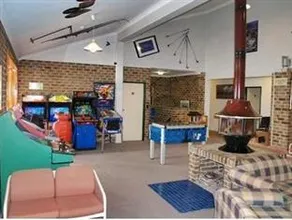 Acacia Snowy Motel - Image 5