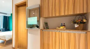 Yun Xiaoxi High-Altitude Suite Hotel - Image 2
