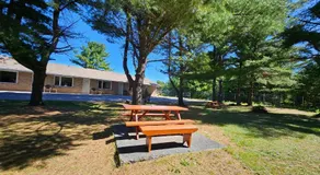 Super Nights Inn - Image 5