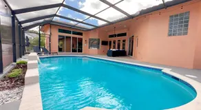 Luxurious 4-Bedroom House with Pool - Image 4