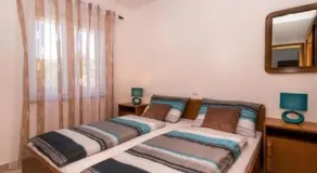 Apartment in Pjescana Uvala mit Grill- Pool by Interhome - Image 2