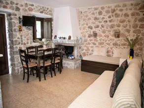 House in Pyrgos Dirou near Halikia Beach - Image 3