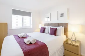 Roomspace Serviced Apartments- Regents Court - Image 4
