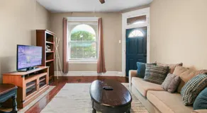 1BR Apartment with WiFi & Laundry near Downtown - Image 5