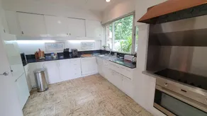 Toorak Luxury Living - Image 4