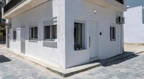 Turtle Cove Cottage, Beachfront - Image 4