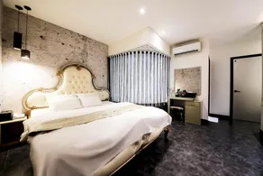 K Hotel - Image 2