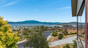 Hobart panoramic view with Spas - Image 5