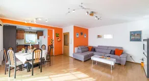 Mira Holiday Home - Image 4