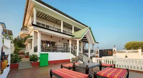 Ananda Villa by StayVista - A serene escape with Mountain-view, Heritage interiors, Swimming pool & Lush lawn - Image 4