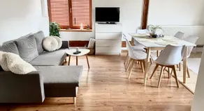 Sunny Attic Apartment - Image 2