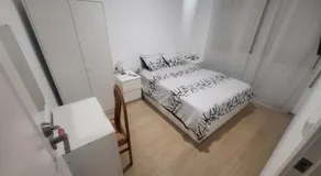 Habitaciones con baño compartido en bonito Apartamento en Badalona - Image 2