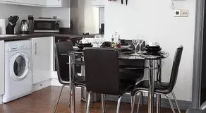 Lewis Apartment 1 Northern Quarter Sleeps Upto 4 - Image 2