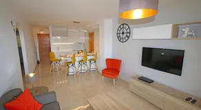Einfach herrlicher Luxus 2-Zimmer-Maisonette-Dachgeschoss mit Meerblick, Pool und WLAN - Image 2