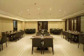 Hotel P4 City Center Jabalpur - Image 3