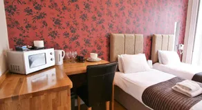 Central Studios Gloucester Place by Roomsbooked - Image 5