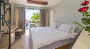 Hunahuna Resort - Image 2