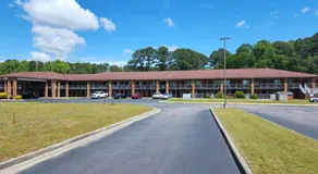 American Inn Chesapeake - Portsmouth - Image 2