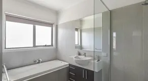 Spacious Townhouse Central St Leonards - Image 2
