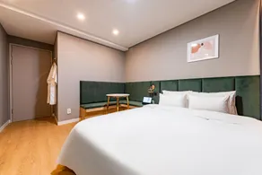 De Lamour Hotel - Image 2