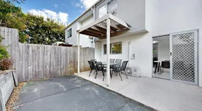 Cute Townhouse Near North Lakes - Image 3