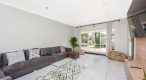 4BR Sandton Executive Home Office Pool Backup Power Sleeps 8-9 Fast WIFI - Image 3