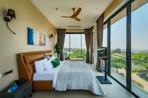SaffronStays Panorama - 8BR Lonavala villa, infinity pool, heated jacuzzi, karaoke bar, theater & rooftop sunset deck - Image 2