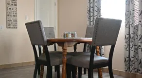 Empire Suite - Image 4