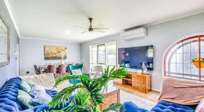 StayAU Pet-Friendly 7Bed Spacious Retreat Morwell - Image 3