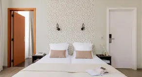 Hotel Corner House by WP Hotels - Image 2