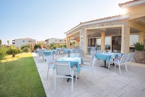 Grand Blue Beach Hotel - Image 4