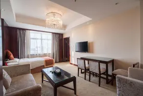 Huakai Royal Hotel - Image 2