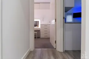 Contemporary 2Bed&2Bath Flat w/ FREE WiFi & PARKING - Image 4