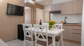 AAA Apartments & Rooms with FREE parking - Image 2