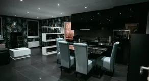 VIP Vienna Shopping Center 5 Appartment - Image 3