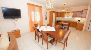 House of Roses - Image 4