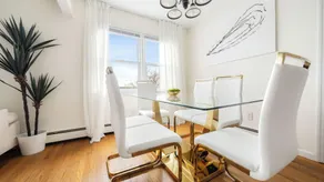 Luxury NYC Home with Free Parking for 12 - Image 3