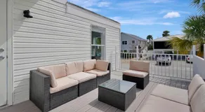 Charming Fort Myers Beach House - Image 4
