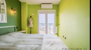 Charming Coastal Retreat - Image 2