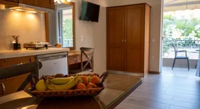 TRIANTAFYLLOY ROOMS - Image 3